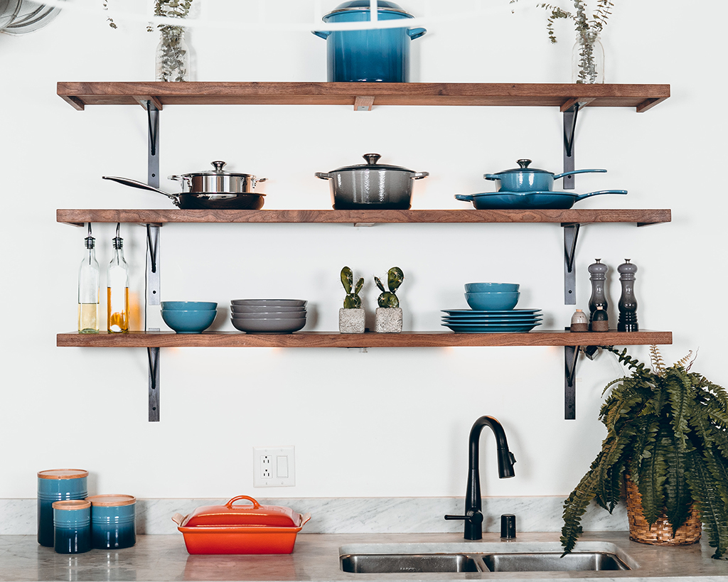 Pic Description: Kitchen Shelf